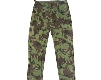 Vintage 90s thrashed faded woodland combat camo trousers size large