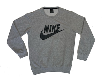 Vintage 90er Jahre Nike Swoosh Logo Rundhals Pullover in Grau und Grau Size Medium