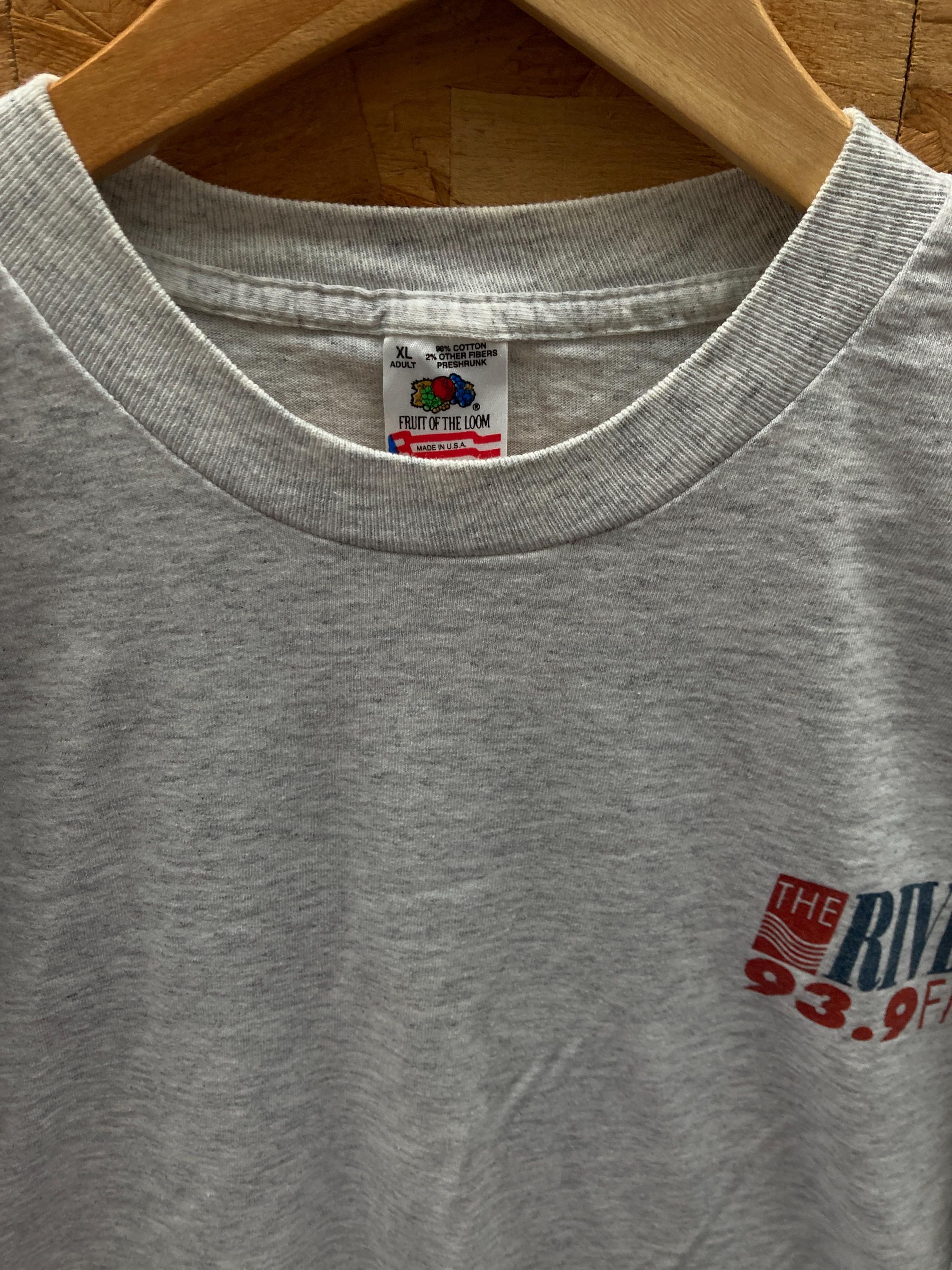 Vintage 90s the River 93.9 FM USA Broadcast Grey Single Stitch T 