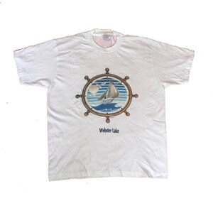Vintage 90s Webster Lake Massachusetts sailing boat USA souvenir white single stitch t shirt size Large
