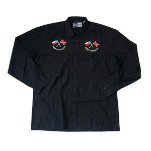 Camicia vintage anni &#39;90 nera con doppia bandiera ricamata &quot;Keep it country&quot; e maniche lunghe stile western rockabilly, taglia grande, di Harry Morgan / USA Vintage