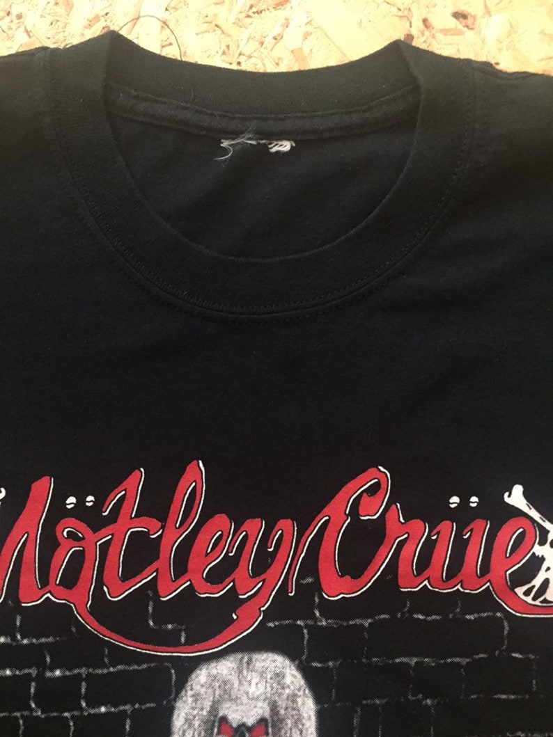 Motley Crue - Feelgood Hollywood Uomo T-Shirt, Size: Medium, Color: See Picture Motley Crue - Feelgood Hollywood Uomo T-Shirt, Size: Medium, Color: See Picture