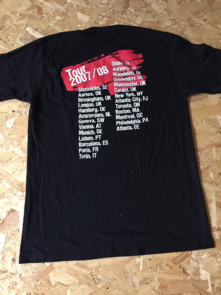 Discover Vintage 00 The Police band world tour T-Shirt