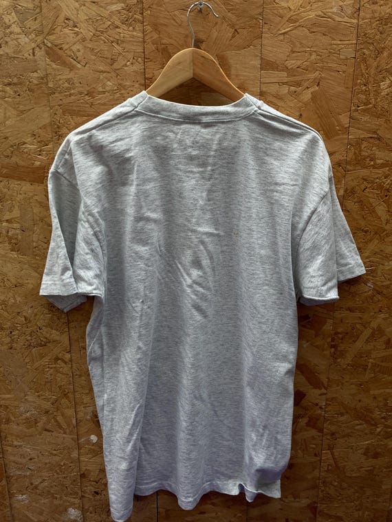Vintage 90s the River 93.9 FM USA Broadcast Grey Single Stitch T