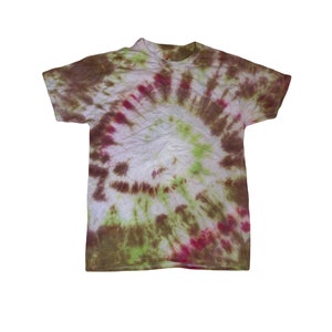 Vintage 90s tie dye grungy green pink and huge swirling pattern USA school trippy psychedelic rave wavy t shirt size medium