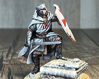 Crusader Knight Templar Figurines: Medieval Plastic Miniatures