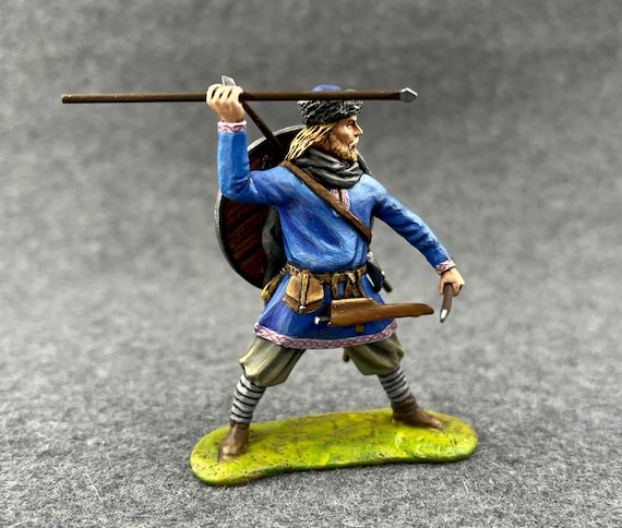 painted tin soldiers toy figures 54mm viking berserk with an ax Vk-1 
