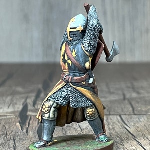 Tabletop Miniature Knight Figurine - Medieval Fantasy Decor, Limited Edition, Tabletop Gaming Art, Handcrafted Sculpture