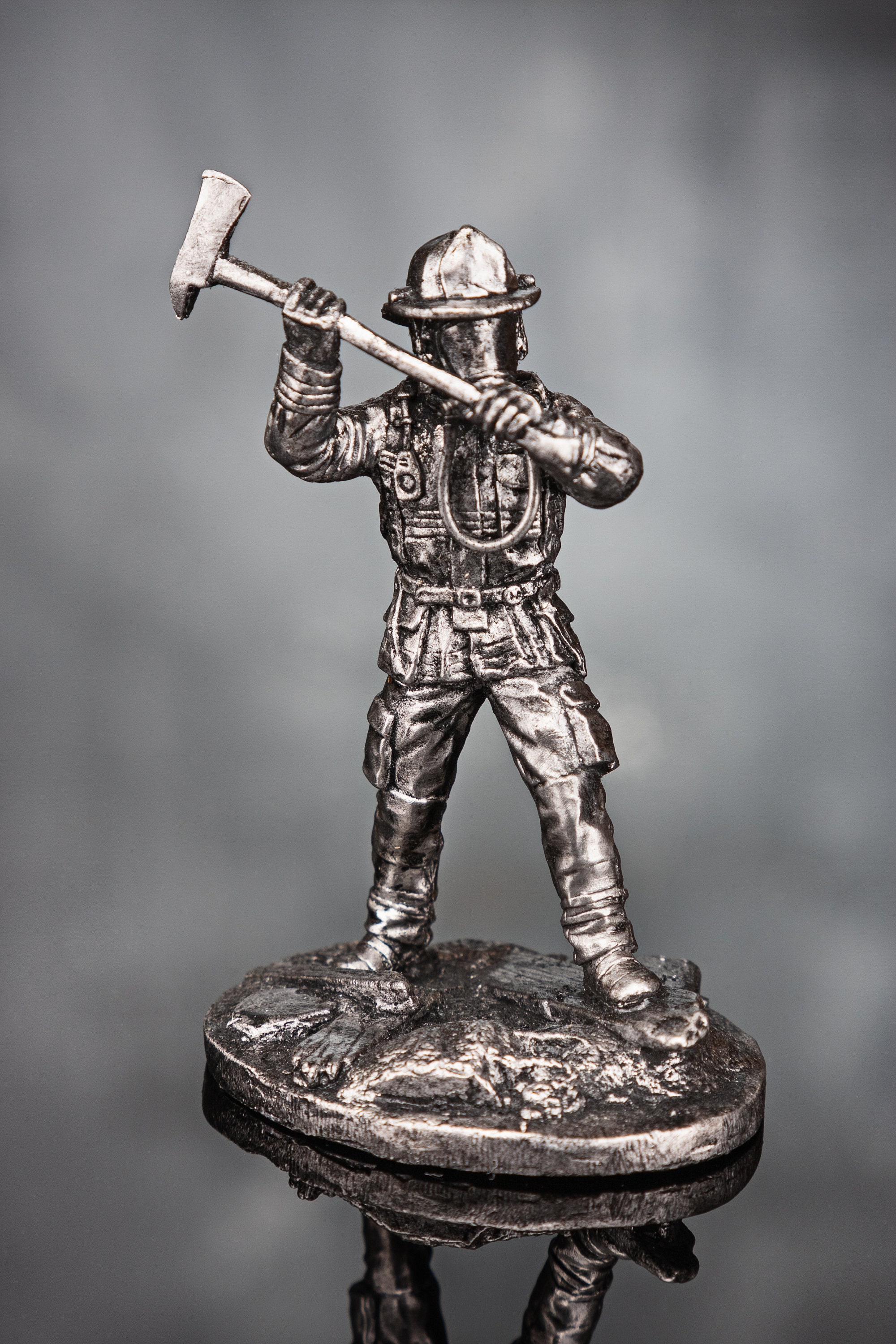 Copper Figur Firefighter. Toy Soldier Fireman Miniature 1/32 | Etsy