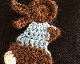 Aplique de conejo de crochet: Chaqueta azul, decoración de manta de bebé