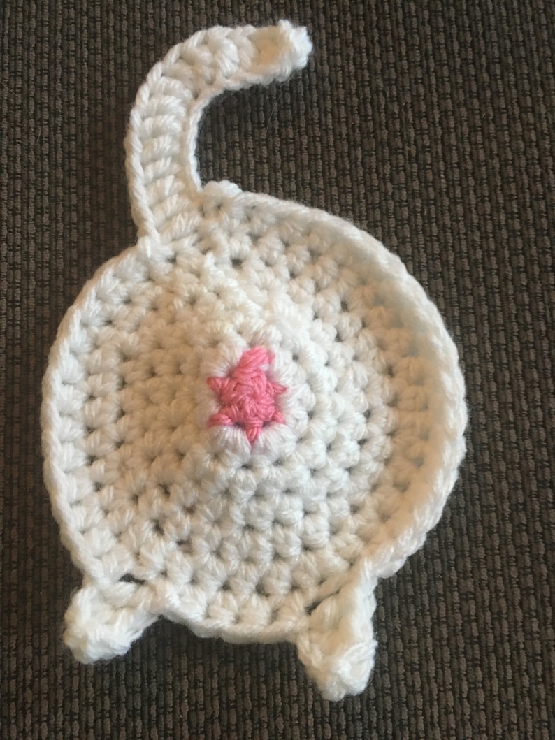 Posavasos de ganchillo con forma de trasero de gato, regalo divertido para amantes de los gatos, posavasos hechos a mano. imagen 4