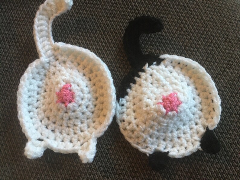 Posavasos de ganchillo con forma de trasero de gato, regalo divertido para amantes de los gatos, posavasos hechos a mano. imagen 7