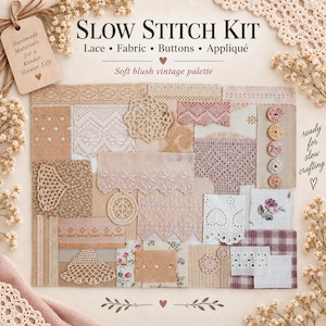 Könnte beinhalten: Ein Slow-Stitch-Set mit einer Auswahl an Spitzen, Stoffresten und Knöpfen in einer zarten, altrosa Vintage-Farbpalette. Das Set enthält verschiedene bestickte Textilien, florale Muster und Lochspitzen, mit dem Text Slow Stitch Kit.