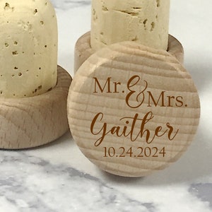 Personalized Mr. & Mrs. Wine Stopper, FREE Organza Bags, Engraved Wine Stopper, Wine Cork, Wedding Favor, Wedding Gift, Anniversary Gift