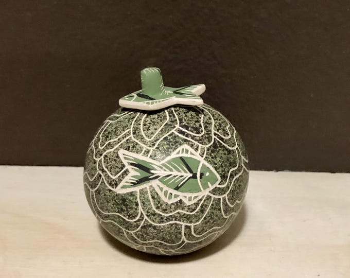 Mata Ortiz Ceramic Olla with Fish Shaped Lid by Gabriela Corona (Chihuahua, Mexico)