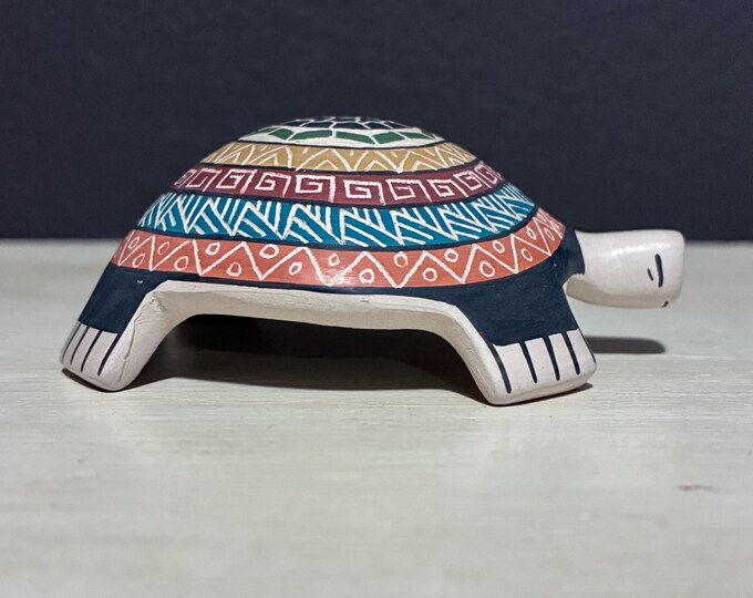 Mata Ortiz Ceramic Turtle by Martha Hernandez (Chihuahua, Mexico)
