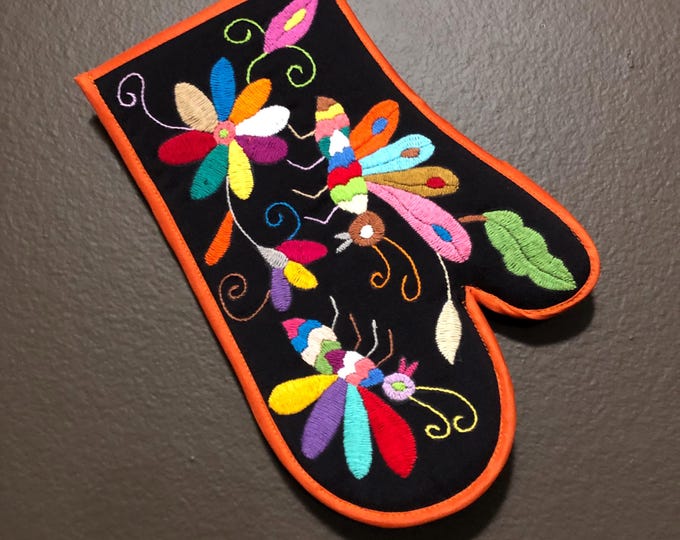 Hand Embroidered Otomi Oven Mitt / Pot Holder from Hidalgo, Mexico - Right-handed