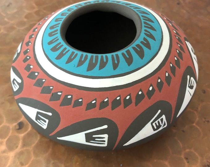 Mata Ortiz Olla by Lazaro Ozuna Silveira (Chihuahua, Mexico)