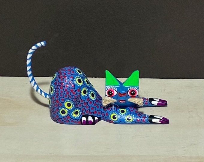 Alebrije Cat Wood Carving by Roberto and Esperanza Martinez from Oaxaca, Mexico