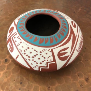 Mata Ortiz Olla by Lazaro Ozuna Silveira (Chihuahua, Mexico)