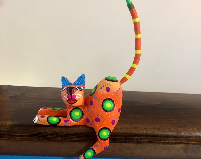 Alebrije Cat Handcrafted Wood Carving by Zeny Fuentes & Reyna Piña from Oaxaca, Mexico.