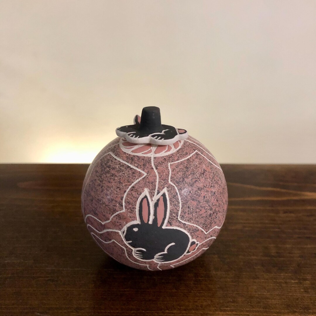 Mata Ortiz Ceramic Olla With Rabbit Shaped Lid by Gabriela Corona ...