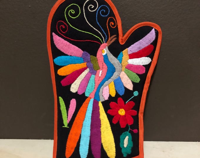 Hand Embroidered Otomi Oven Mitt / Pot Holder from Hidalgo, Mexico - Left-handed
