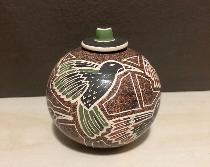 Mata Ortiz Ceramic Olla with Lid by Gabriela Corona (Chihuahua, Mexico)