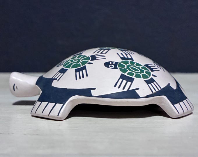 Mata Ortiz Ceramic Turtle by Martha Hernandez (Chihuahua, Mexico)
