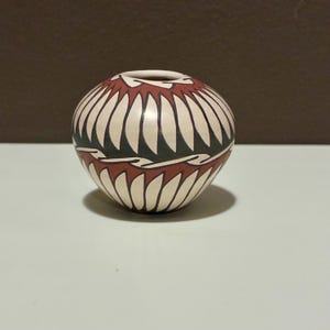 Mata Ortiz Ceramic Mini Seed Pot by Martha Hernandez (Chihuahua, Mexico)