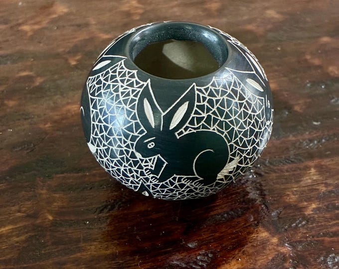 Mata Ortiz Ceramic Olla with Rabbits by Alex Ortega and VIviana Silveira (Chihuahua, Mexico)