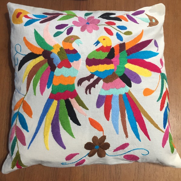 Otomi hand embroidered 17" x 16" pillow case with birds and flower design