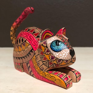 Alebrije Cat Wood Carving by Roberto and Esperanza Martinez from Oaxaca, Mexico
