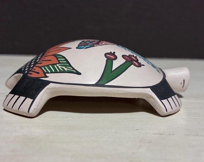 Mata Ortiz Ceramic Turtle by Martha Hernandez (Chihuahua, Mexico)