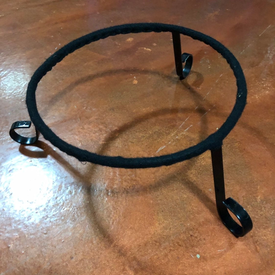 Black Metal Tripod Ceramic Pot / Plant Stand with 10 1/2” Ring