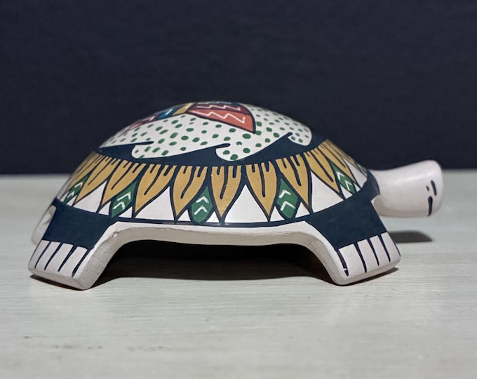 Mata Ortiz Ceramic Turtle by Martha Hernandez (Chihuahua, Mexico)