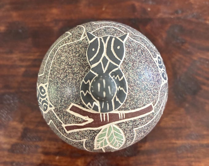 Mata Ortiz Ceramic Olla with Owl Shaped Lid by Gabriela Corona (Chihuahua, Mexico)