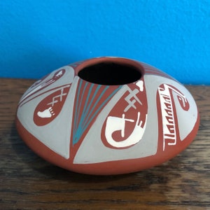 Mata Ortiz Olla by Lazaro Ozuna Silveira (Chihuahua, Mexico)