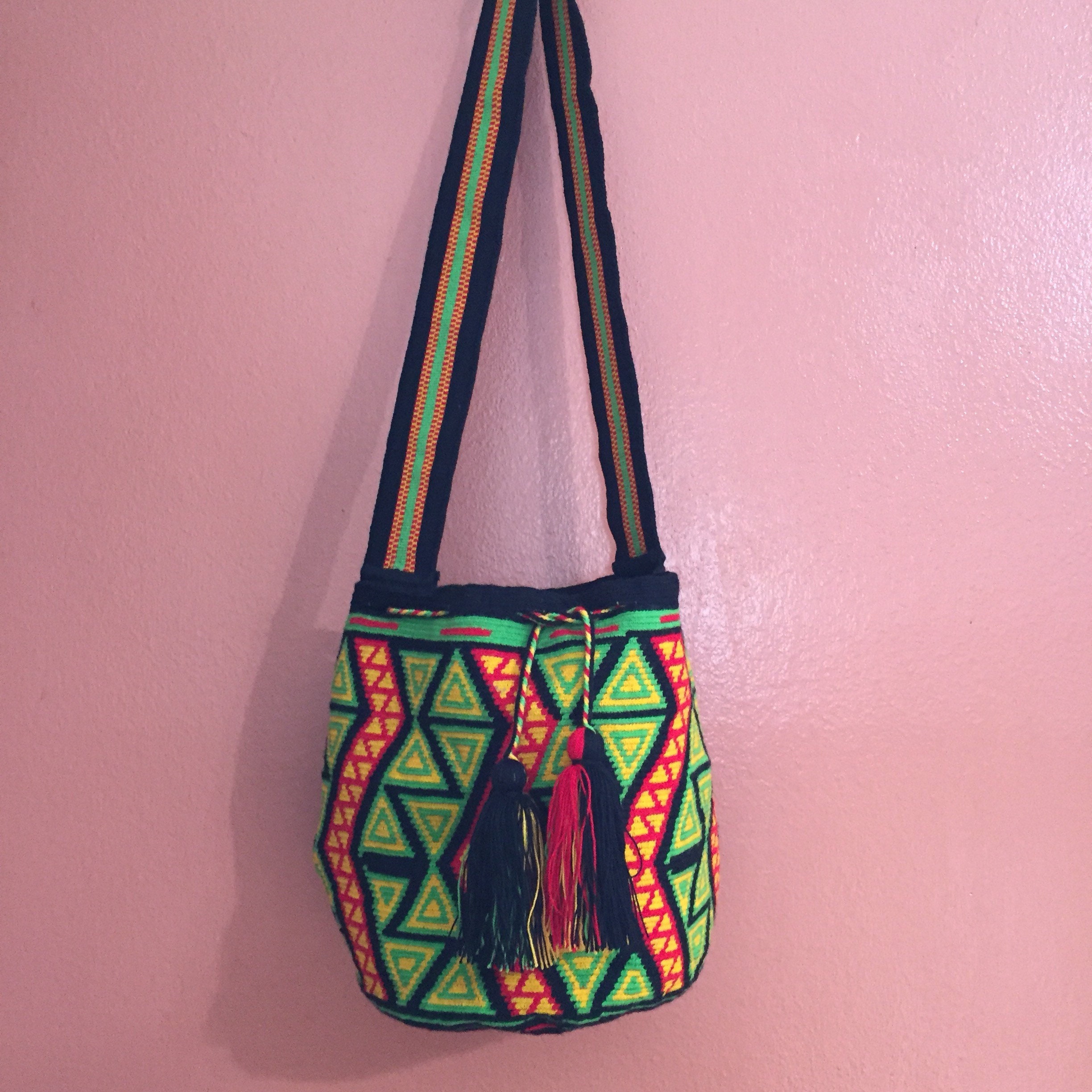 Authentic Wayuú Single Thread Mochila Bag from Colombia