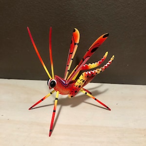 Handcrafted Alebrije Grasshopper: Oaxacan Wood Carving