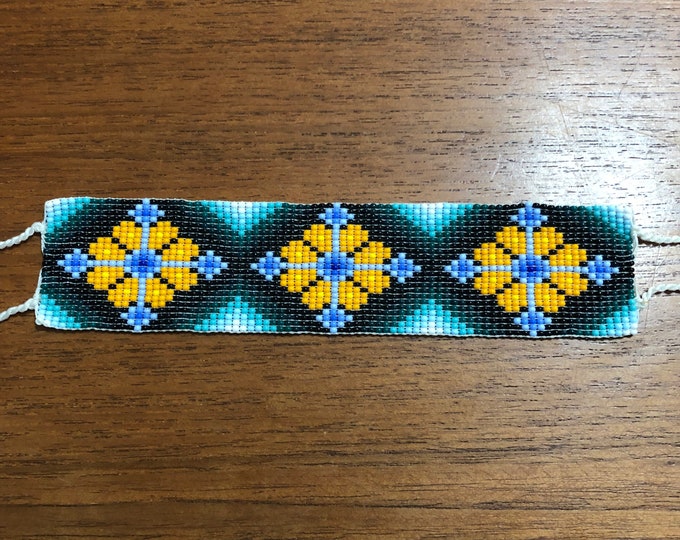 Huichol Chaquira Beaded Bracelet w/ Intricate Peyote Stitch Design from Nayarit, Mexico