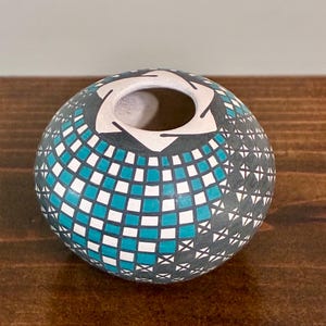 Mata Ortiz Ceramic Mini Seed Pot by Martha Hernandez (Chihuahua, Mexico)