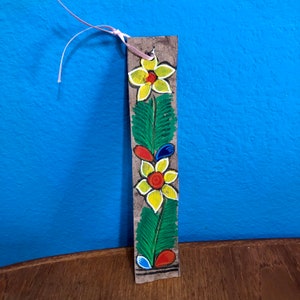 Segnalibro in carta Amate dipinto a mano con fiori