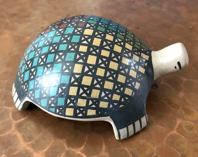 Mata Ortiz Ceramic Turtle by Martha Hernandez (Chihuahua, Mexico)