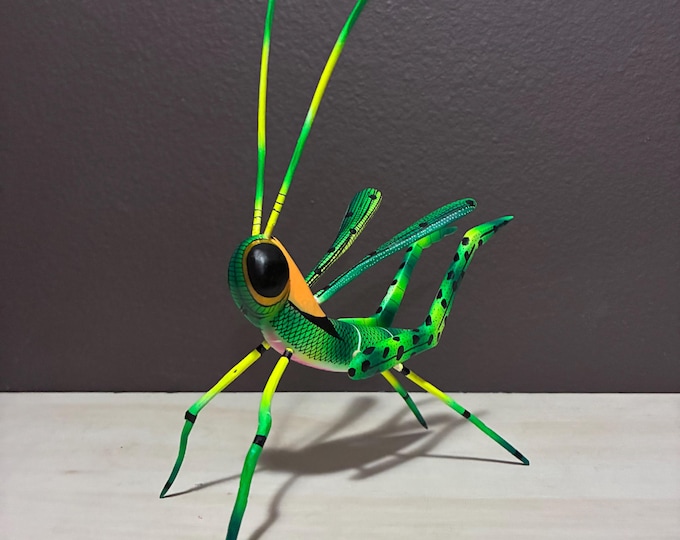 Handcrafted Alebrije Grasshopper: Oaxacan Wood Carving by Zeny Fuentes and Reyna Piña
