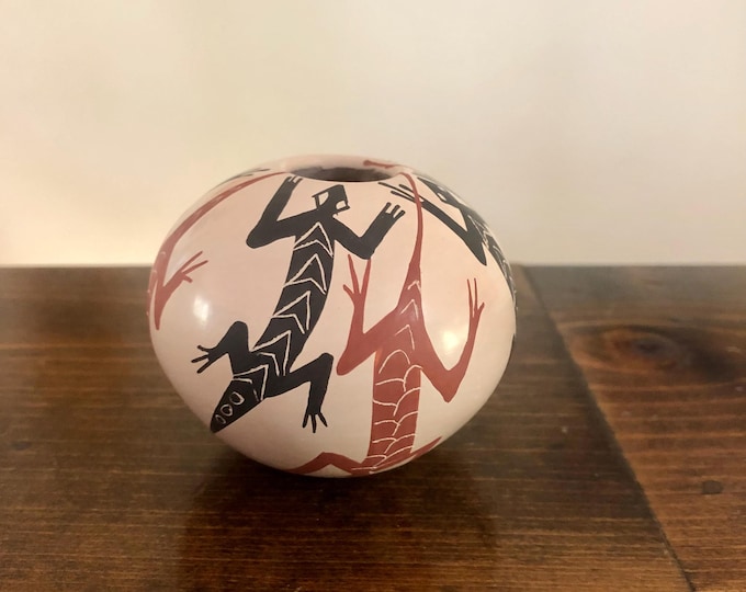 Mata Ortiz Olla Pottery (Chihuahua, Mexico)