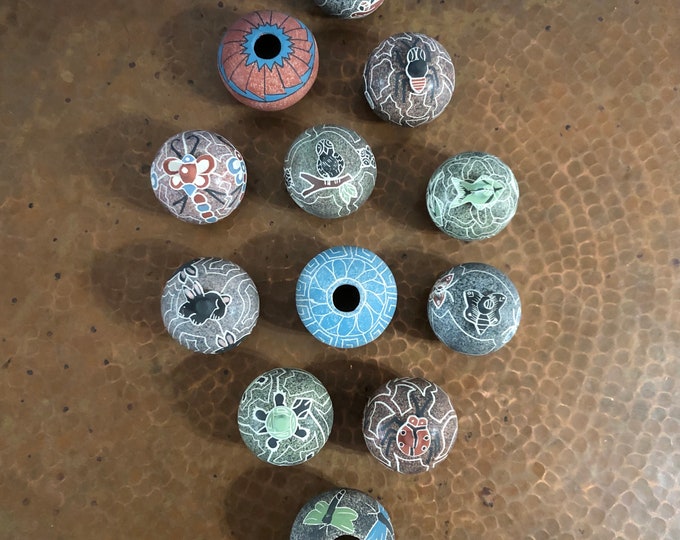 Lot of 12 Mata Ortiz seed pots / ollas (Chihuahua, Mexico)