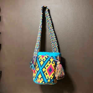 Authentic Wayuú Double Thread Mochila Bag from Colombia