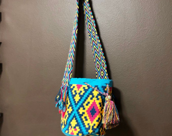 Authentic Wayuú Double Thread Mochila Bag from Colombia