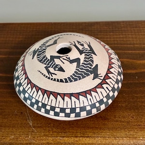 Mata Ortiz Ceramic Pottery Vase Olla by Nataly Villa (Chihuahua, Mexico)